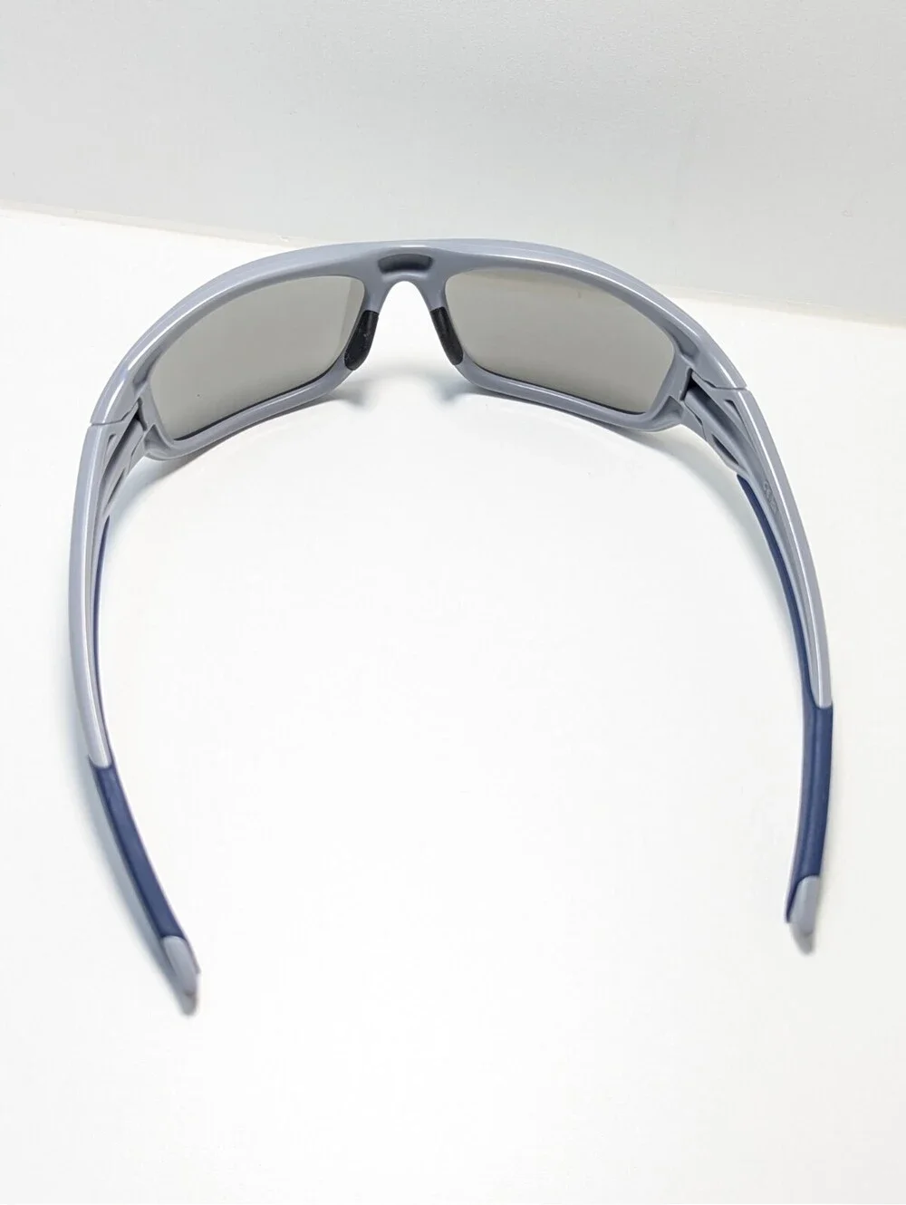 Oakley Valve Classic Gray UV Outdoor Blue Wraparound Men’s Sport Sunglasses